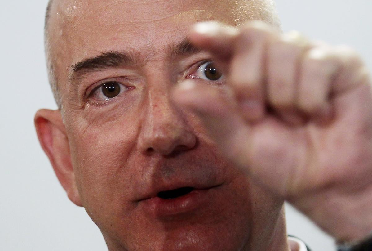 Là tỷ phú giàu nhất hành tinh, Jeff Bezos vẫn phải rửa chén để giữ hạnh phúc gia đình Ảnh 10