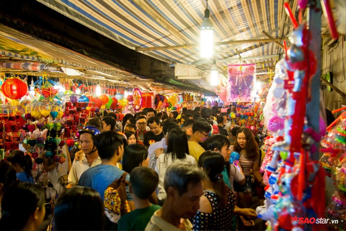 Phố lồng đèn độc nhất Sài Gòn nhộp nhịp mùa trung thu, đón hàng ngàn lượt khách mỗi ngày Ảnh 8