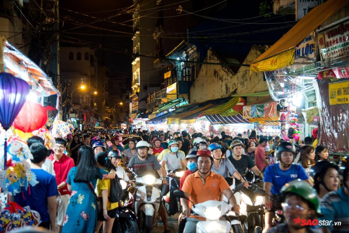 Phố lồng đèn độc nhất Sài Gòn nhộp nhịp mùa trung thu, đón hàng ngàn lượt khách mỗi ngày Ảnh 10