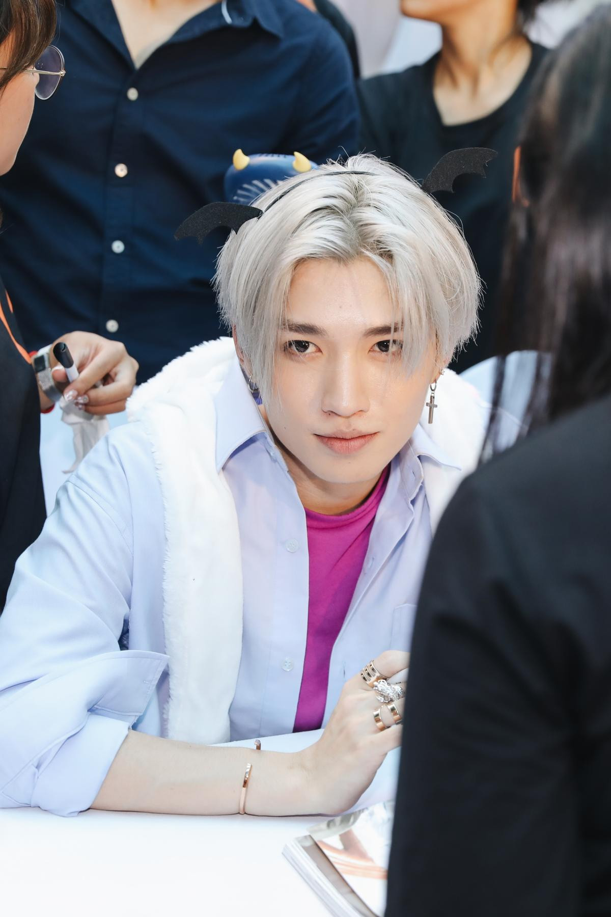 Click xem ngay: Clip đánh nhau 'sặc mùi' đam mỹ của Cody và Toki ngay tại fansign Uni5! Ảnh 6