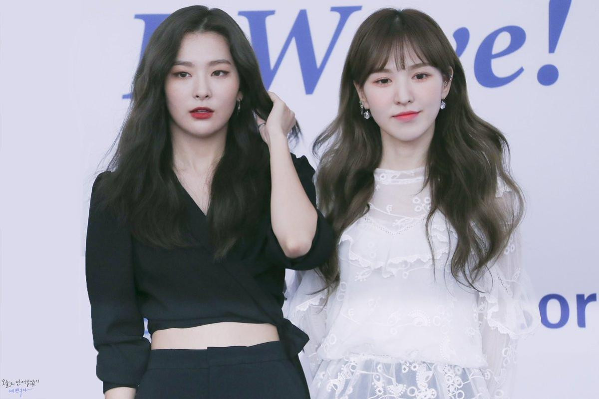 Fan thở phào vì cuối cùng thì stylist của Red Velvet cũng cho nhóm ăn mặc tử tế Ảnh 6