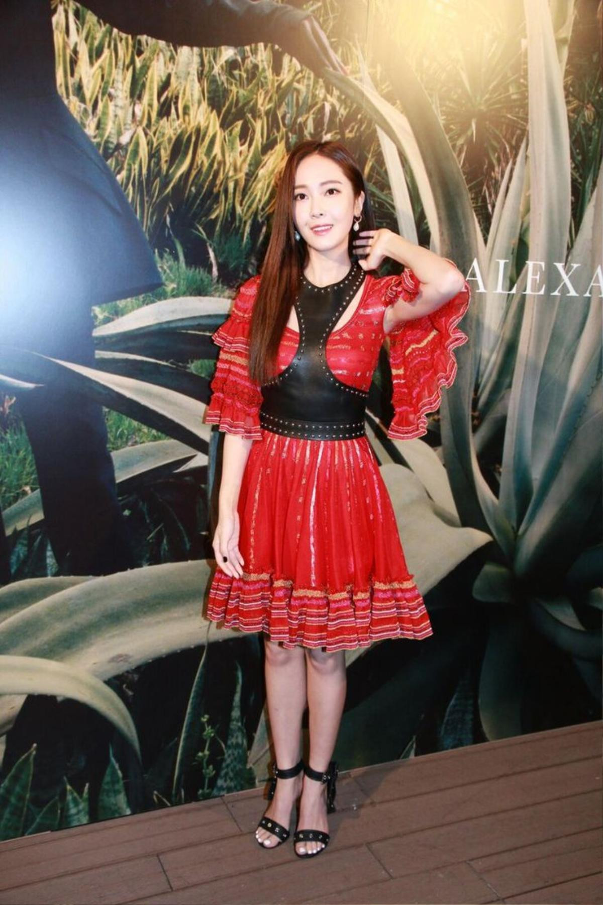 Fan bàng hoàng khi Jessica Jung liên tục lọt list 'thảm họa thời trang' Ảnh 7