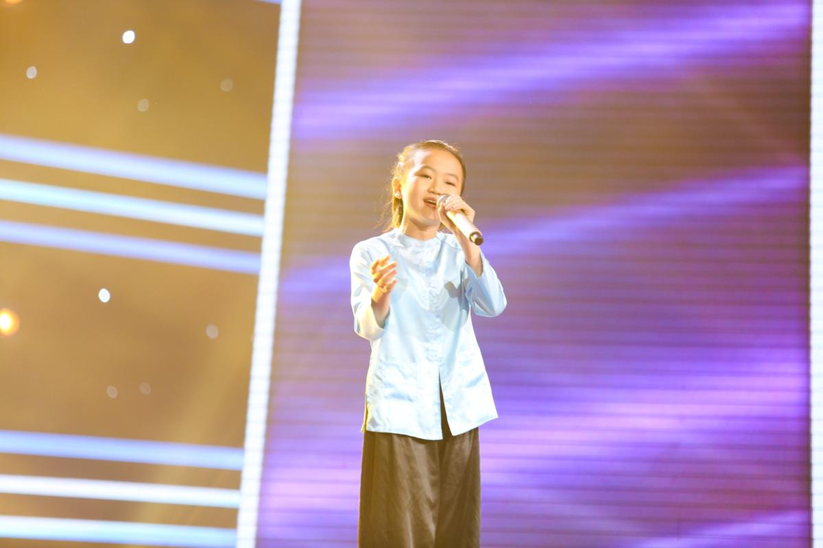 Tập 1 - The Voice Kids: Hot như phim cung đấu, bộ sậu quyền lực tung chiêu 'độc' để 'giành giựt' thí sinh Ảnh 2