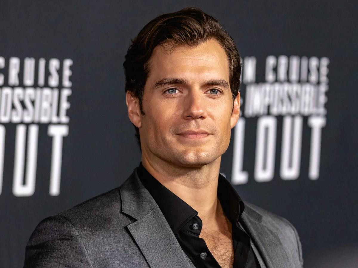 Công ty quản lý phủ nhận việc Henry Cavill từ bỏ vai Superman trong phim của DC, fan tiếp tục nuôi hy vọng Ảnh 2