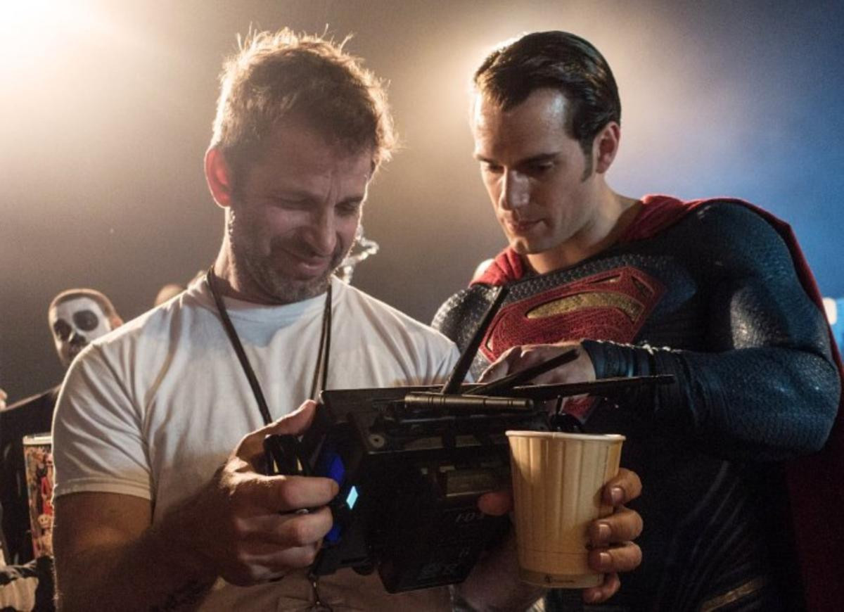 Sau thông tin Henry Cavill bỏ vai Superman, đạo diễn Zack Snyder 'xát muối tim fan' bằng hành động này Ảnh 4