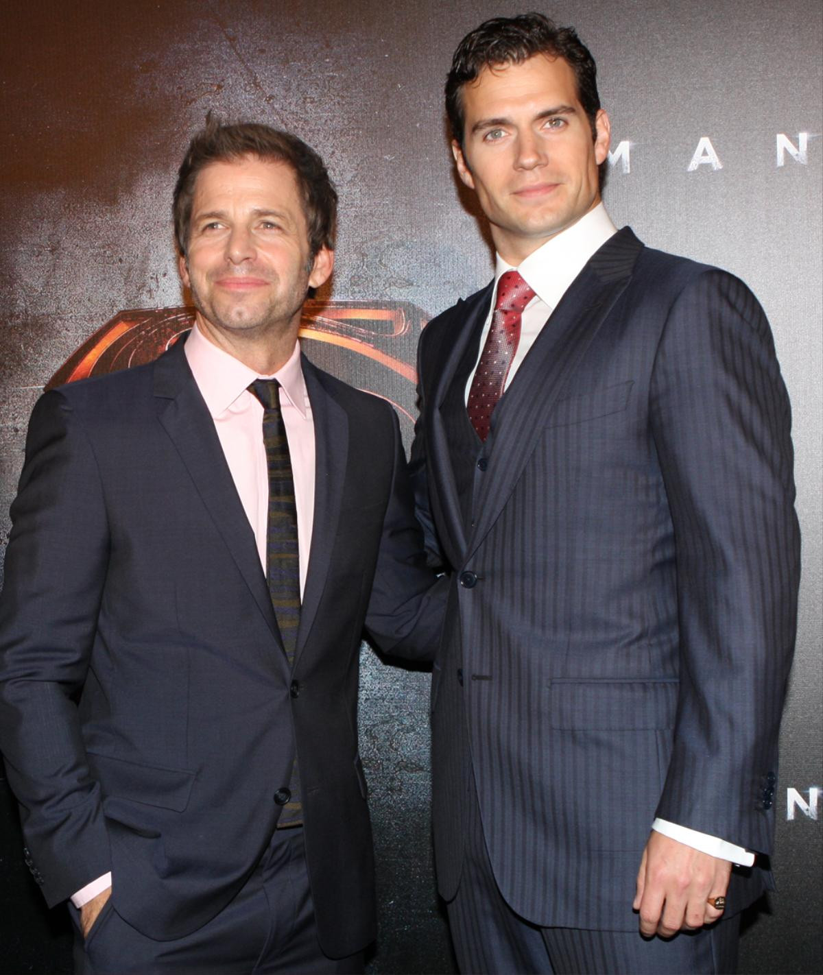 Sau thông tin Henry Cavill bỏ vai Superman, đạo diễn Zack Snyder 'xát muối tim fan' bằng hành động này Ảnh 1