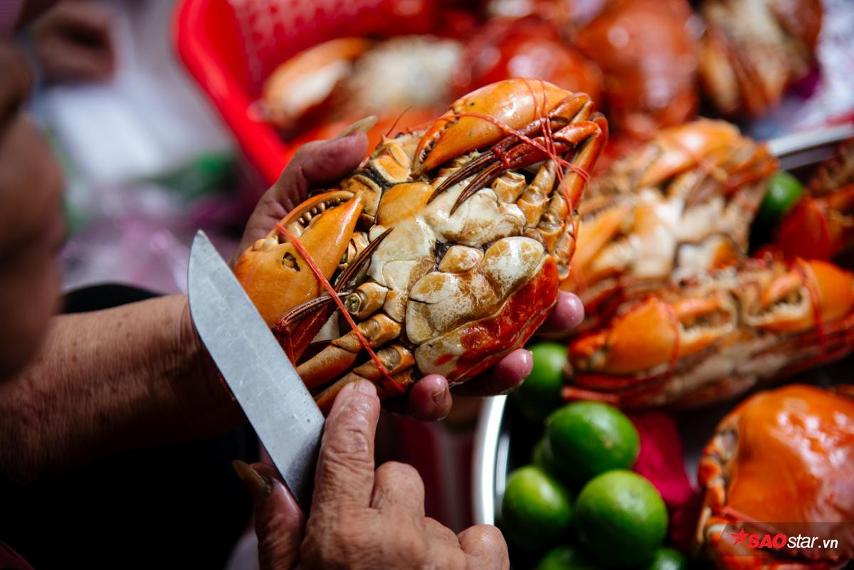 Bị tố bán cua thúi, dì Ba lên tiếng: 'Cho thử trước khi mua, bao đổi trả nếu có vấn đề nhưng cô kia đến chửi mà không đem theo con cua nào' Ảnh 5