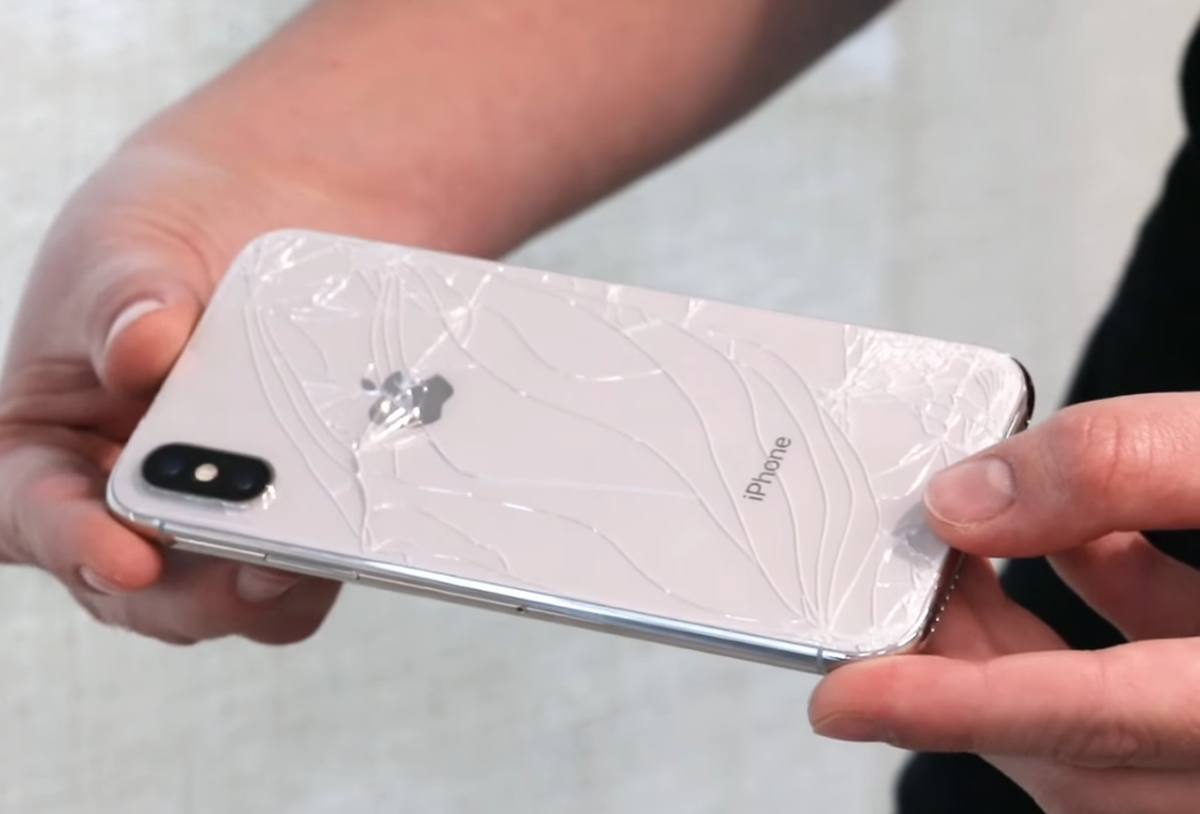 iPhone Xs Max giá đã cao, nhưng lỡ bị hư màn hình bạn phải bỏ ra số tiền khủng để thay Ảnh 2