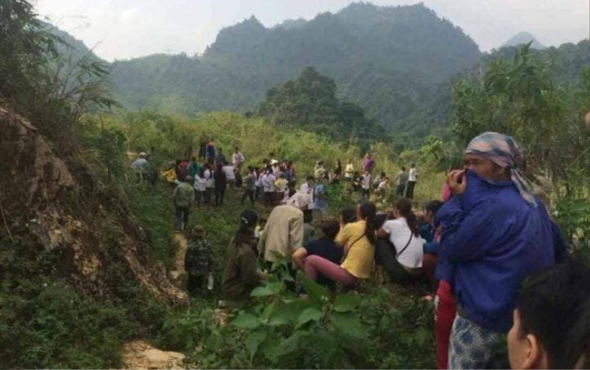 Bàng hoàng phát hiện thi thể nam giới phân huỷ dưới đèo Thung Khe Ảnh 1