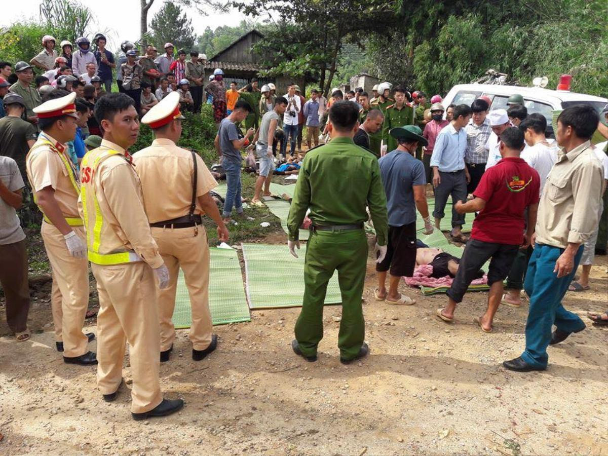 Hiện trường vụ tai nạn thảm khốc 11 người chết, 4 người bị thương nặng phải nhập viện cấp cứu ở Lai Châu Ảnh 6