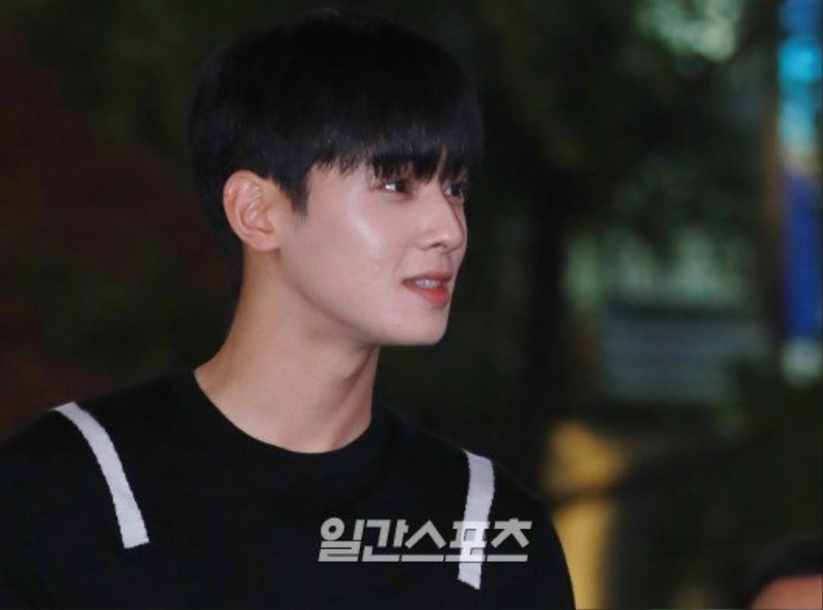 Cha Eun Woo (ASTRO), Lim Soo Hyang và Park Joo Mi đẹp rạng rỡ tại buổi tiệc kết thúc phim 'Người đẹp Gangnam' Ảnh 4