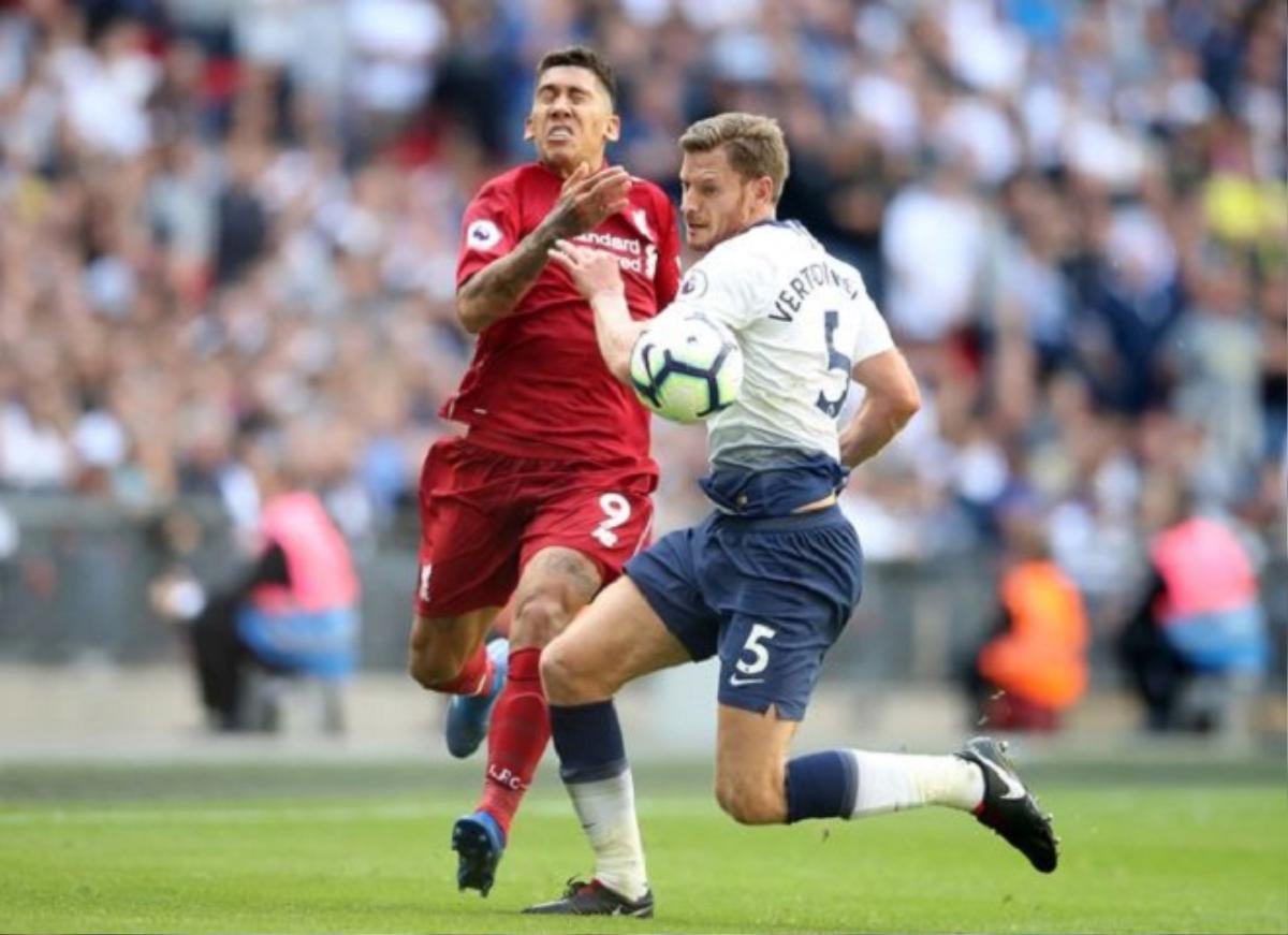 Cận cảnh pha móc mắt kinh hoàng của hậu vệ Tottenham với Firmino Ảnh 2