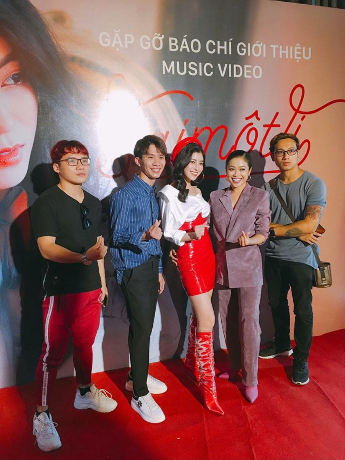 MV debut của Ngọc Ánh chưa lên sóng: Nhưng muốn nghe bản live đầu tiên thì click ngay vào đây! Ảnh 2