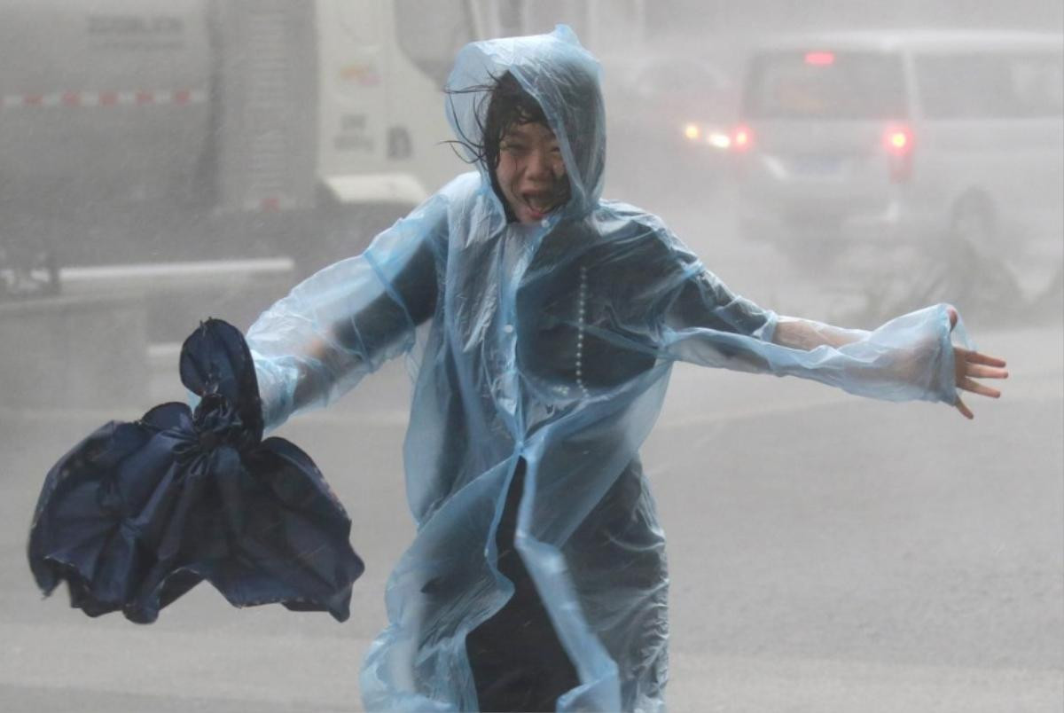 Hong Kong, Trung Quốc tan hoang do Mangkhut, bắt đầu khắc phục sau bão Ảnh 4