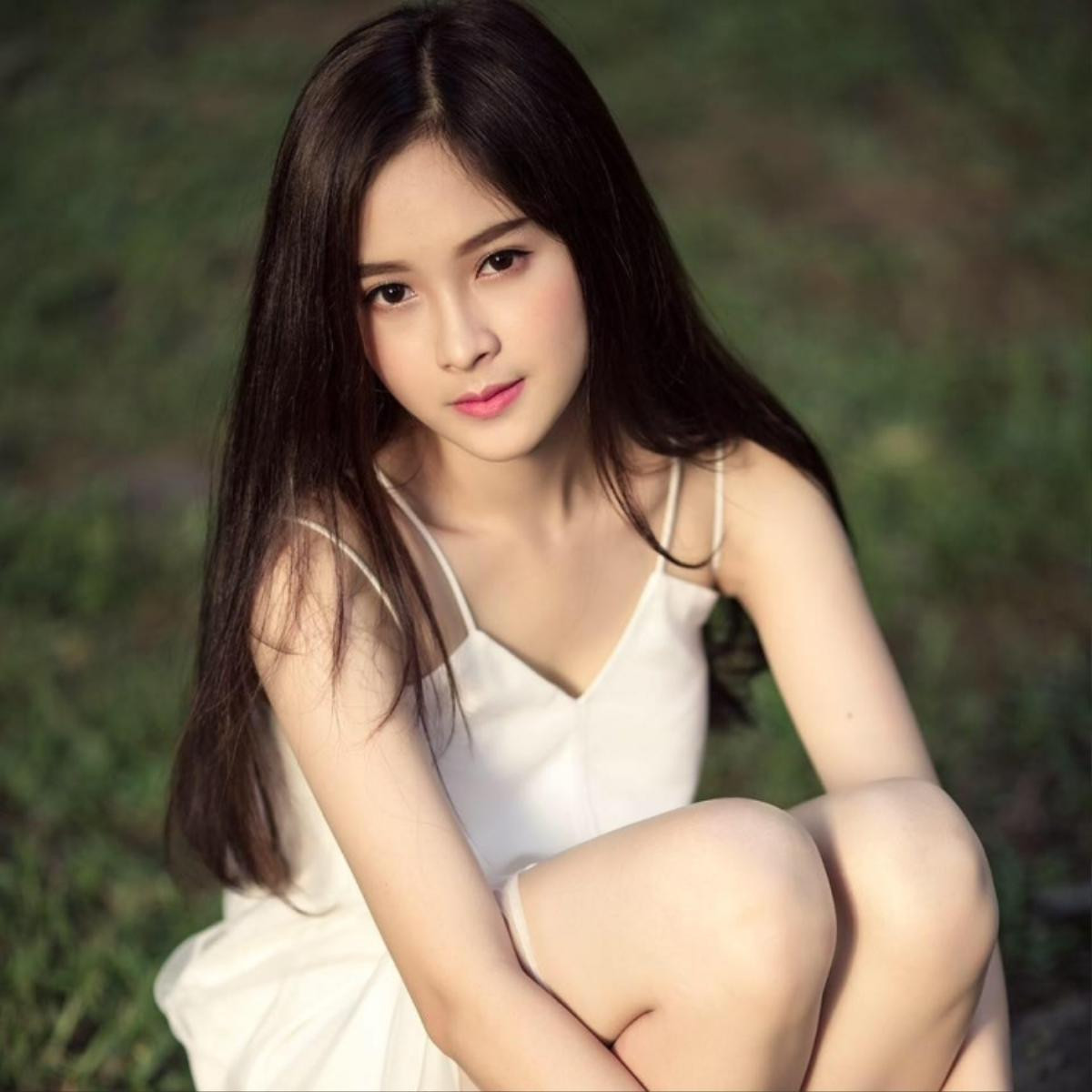 Đọ sắc dàn nữ sinh hot girl đẹp 'mê hoặc lòng người' đang học chung trường với Tân hoa hậu 18 tuổi Trần Tiểu Vy Ảnh 5