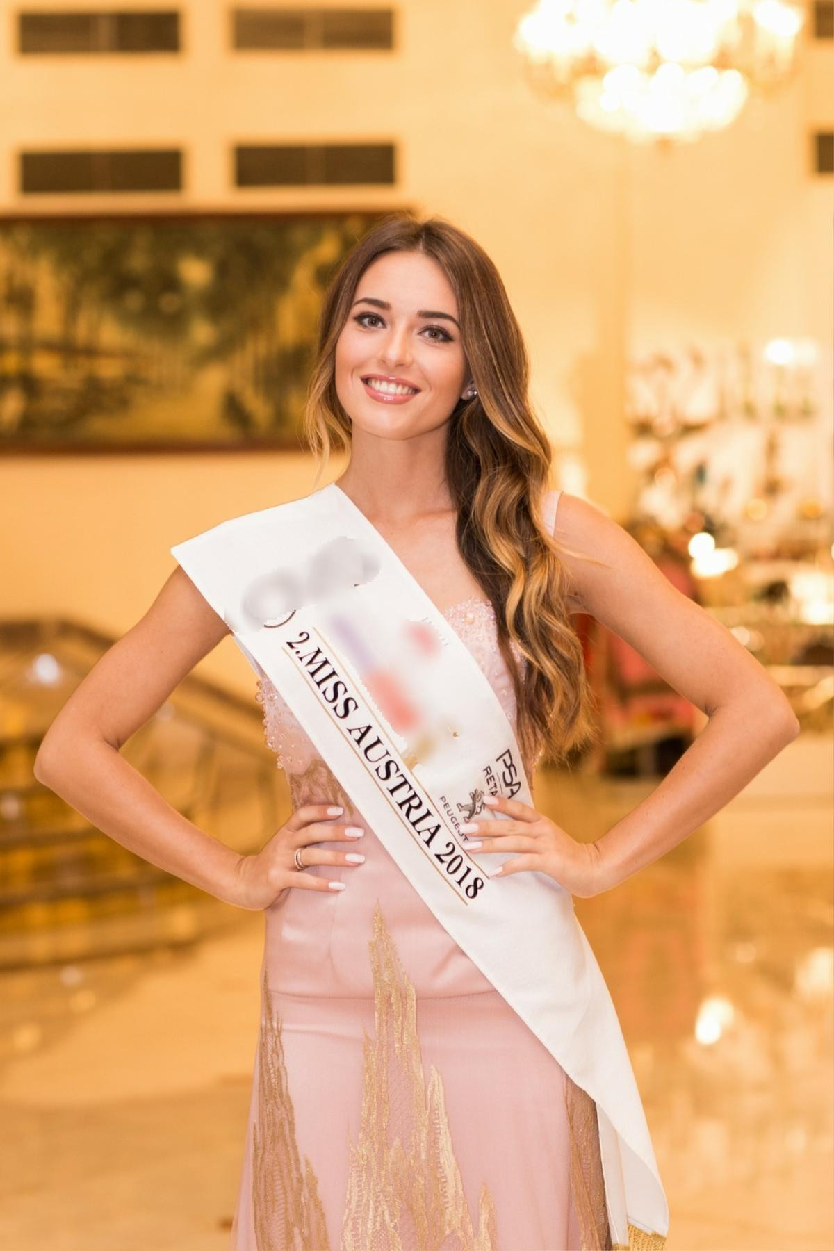 Hoa hậu Áo khẳng định Tiểu Vy là đối thủ đáng gờm tại Miss World 2018 Ảnh 4