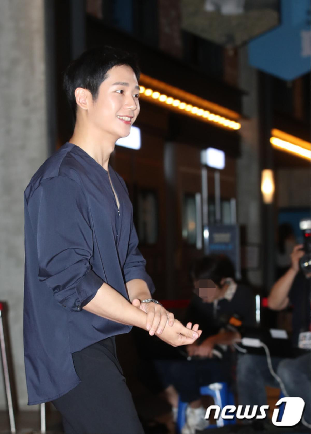 Dàn diễn viên 'Chị đẹp', Jung Hae In và Yoona tham dự buổi công chiếu phim của Son Ye Jin và Hyun Bin Ảnh 23