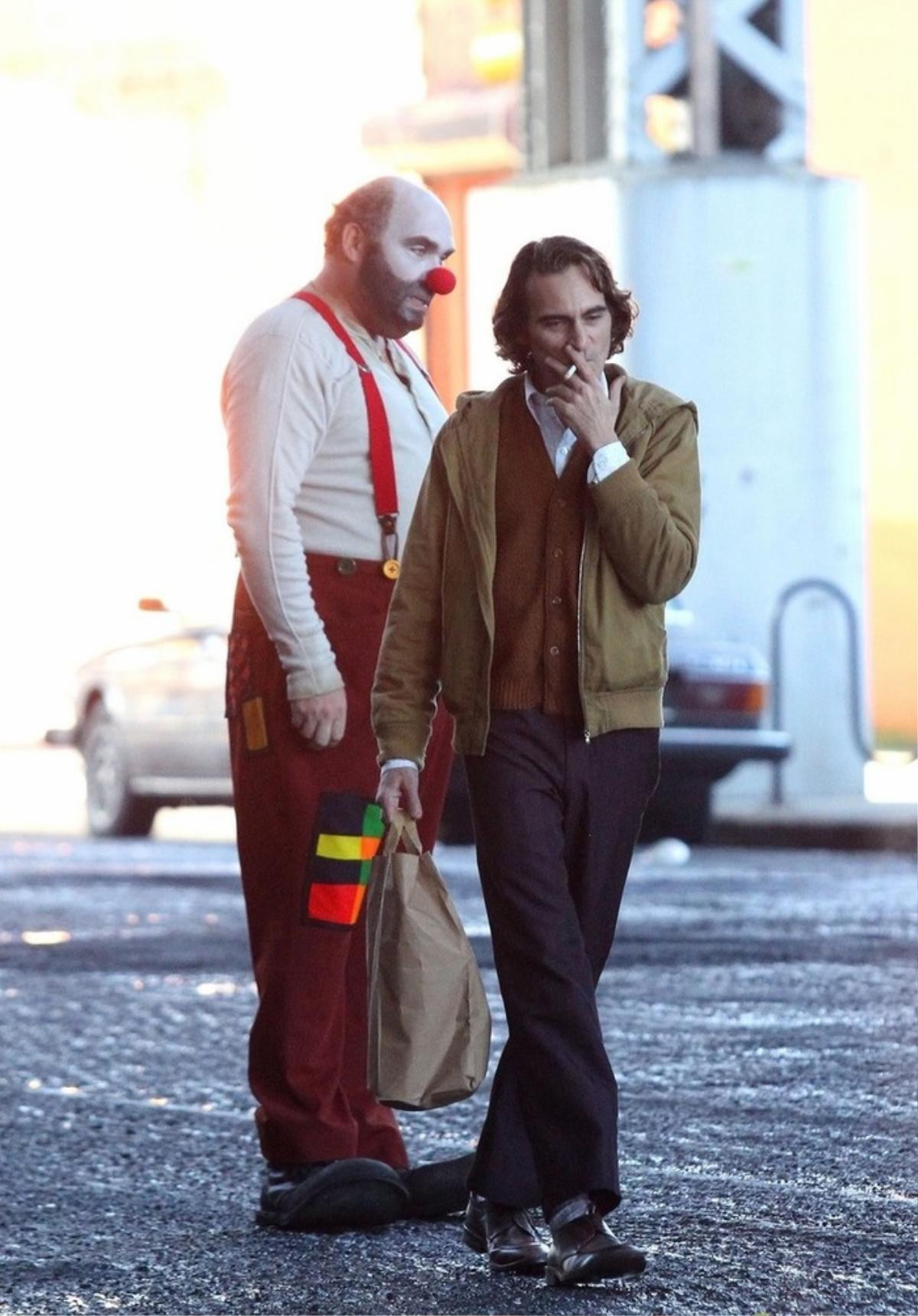 Hé lộ những hình ảnh đầu tiên của ‘Joker phiên bản mới’ Joaquin Phoenix Ảnh 2