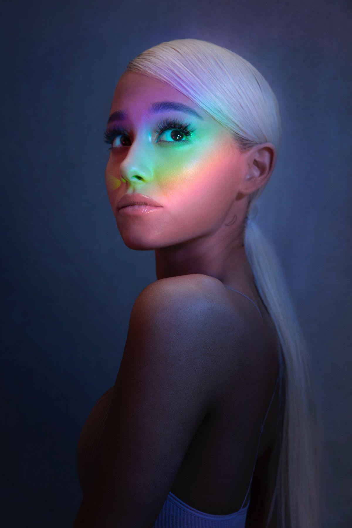 Ariana Grande lại vắng mặt ngay trước giờ G lễ trao giải: Lần đầu tiên lý do khiến khán giả cảm thông! Ảnh 2