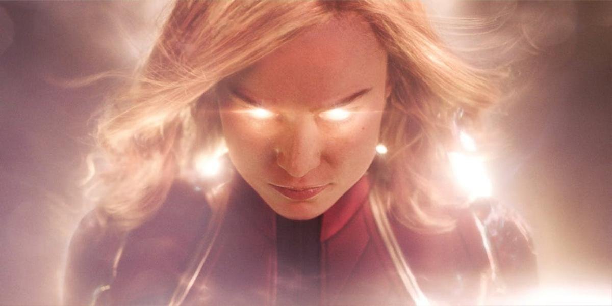 Mổ xẻ trailer 'Captain Marvel': Siêu anh hùng đấm bà già, rộ nghi vấn Batman xuất hiện Ảnh 18