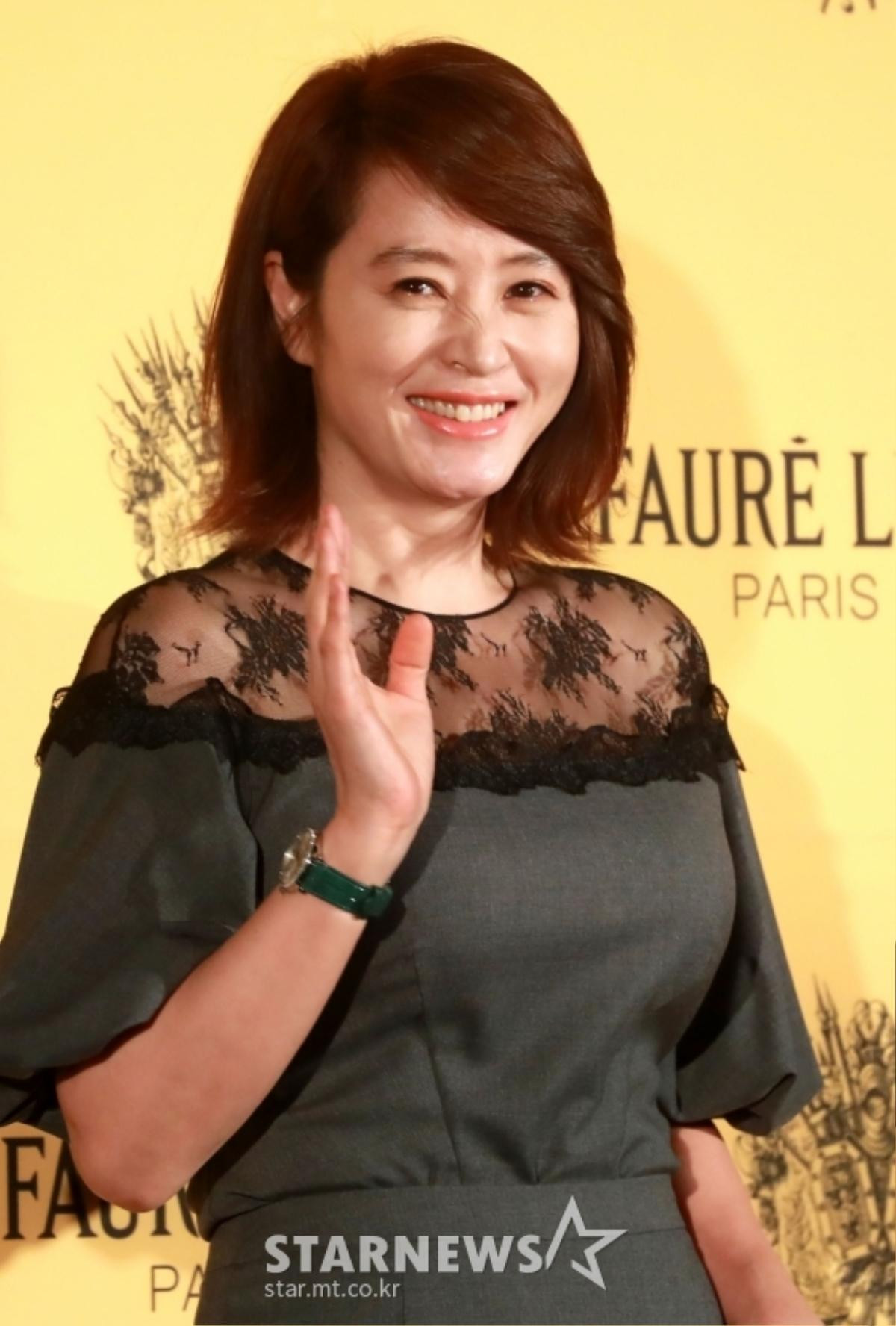 Sao 'Thử thách thần chết' Ha Jung Woo cùng 'chị đại' Kim Hye Soo tham dự sự kiện Ảnh 7