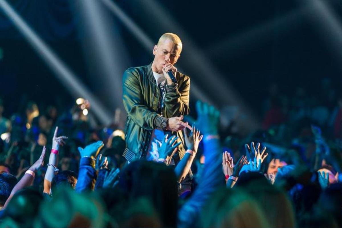 'Gây hấn' cả showbiz: không lạ gì Eminem có màn comeback hút nhất tuần qua Ảnh 2