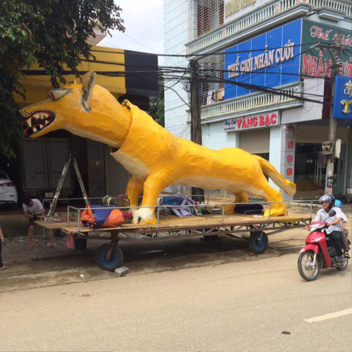 Linh vật Trung thu nhưng lại lai giữa chó và chồn khiến dân mạng vừa cười lăn lộn vừa đau đầu nghĩ tên Ảnh 1