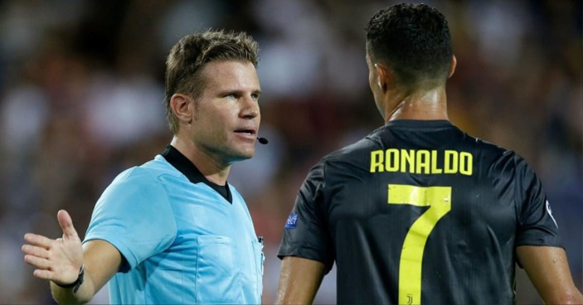 Không phải vì thẻ đỏ, đây mới là lý do khiến Ronaldo có thể bị tăng án phạt Ảnh 1