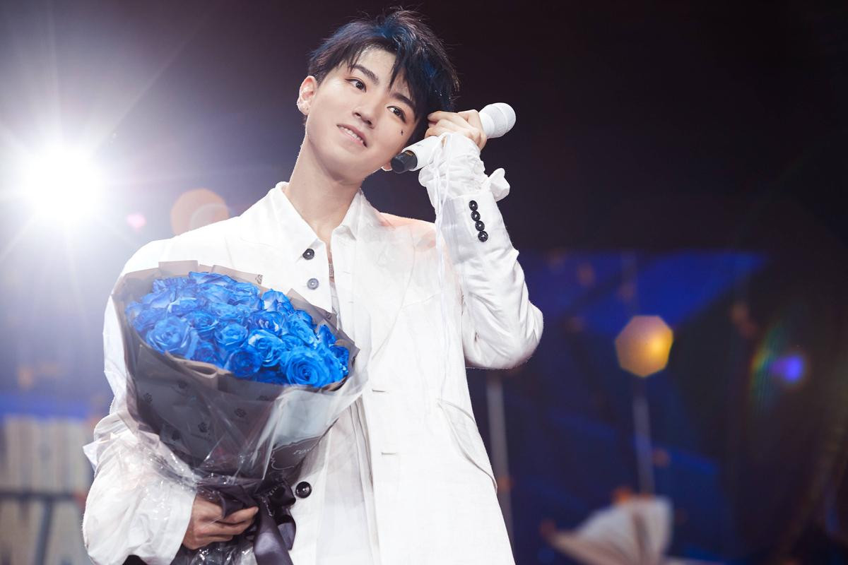 Hậu concert sinh nhật 19, Vương Tuấn Khải (TFBOYS) vội vã đăng ảnh tự sướng và gửi lời nhắn nhủ người hâm mộ Ảnh 18