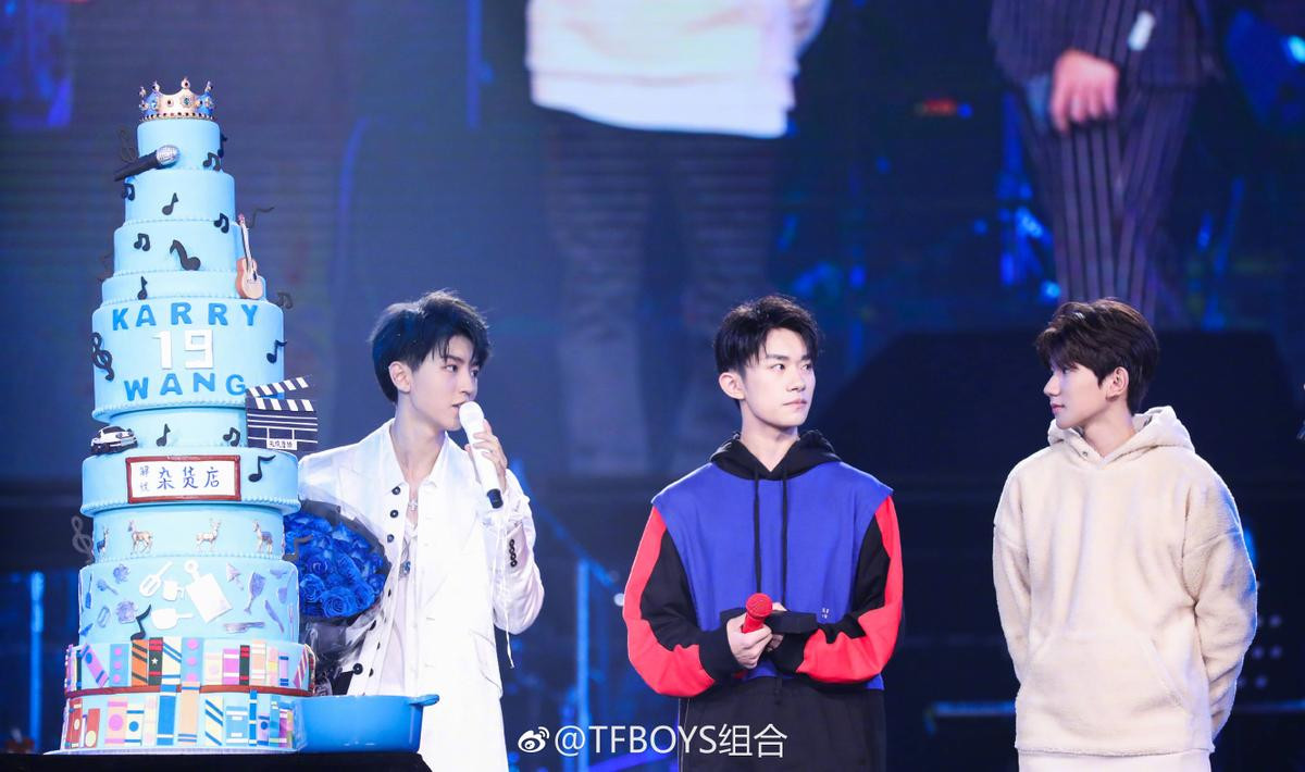 Hậu concert sinh nhật 19, Vương Tuấn Khải (TFBOYS) vội vã đăng ảnh tự sướng và gửi lời nhắn nhủ người hâm mộ Ảnh 2