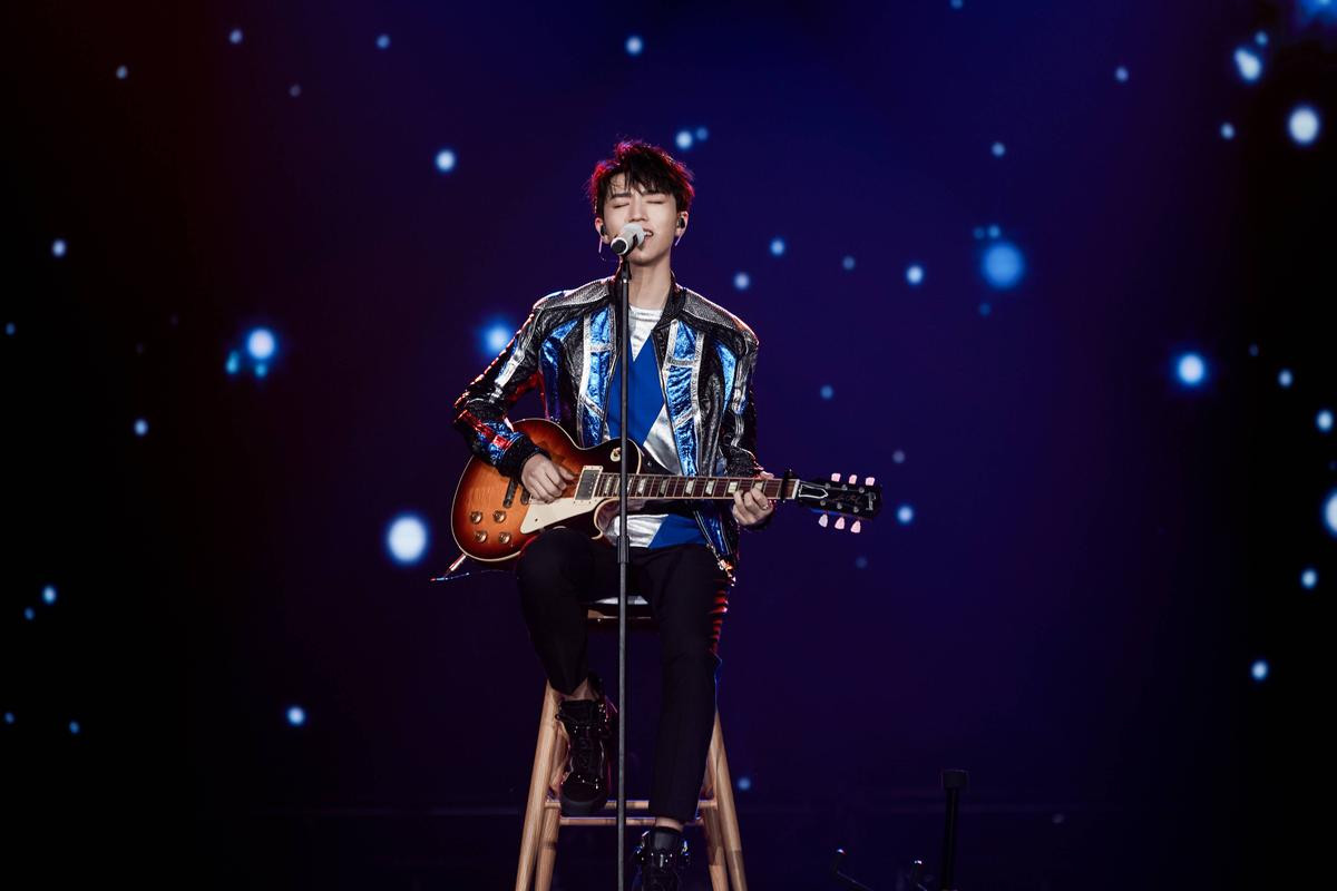 Hậu concert sinh nhật 19, Vương Tuấn Khải (TFBOYS) vội vã đăng ảnh tự sướng và gửi lời nhắn nhủ người hâm mộ Ảnh 10