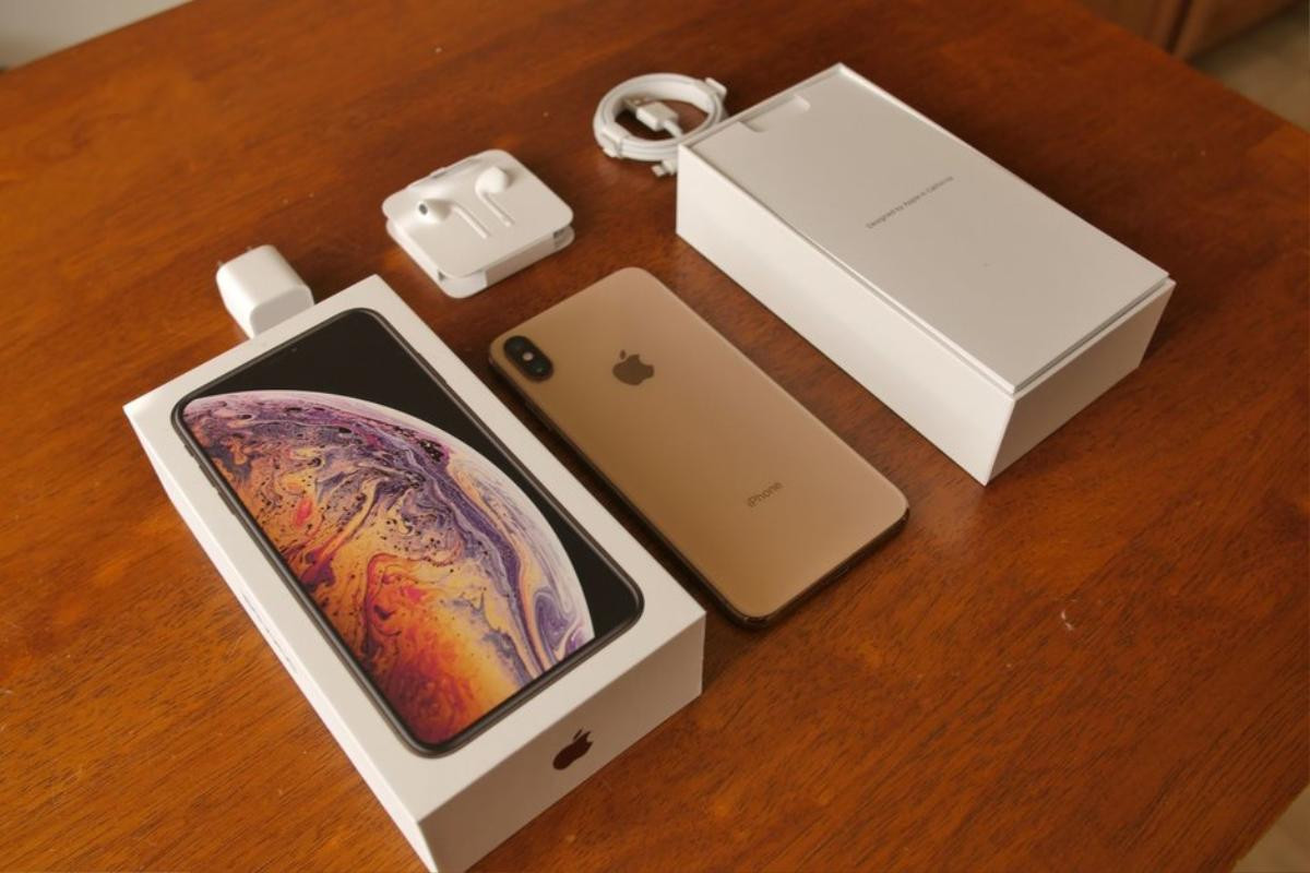 Lý do thực sự khiến giá những chiếc iPhone xách tay về nước sớm luôn cao khó tin Ảnh 1