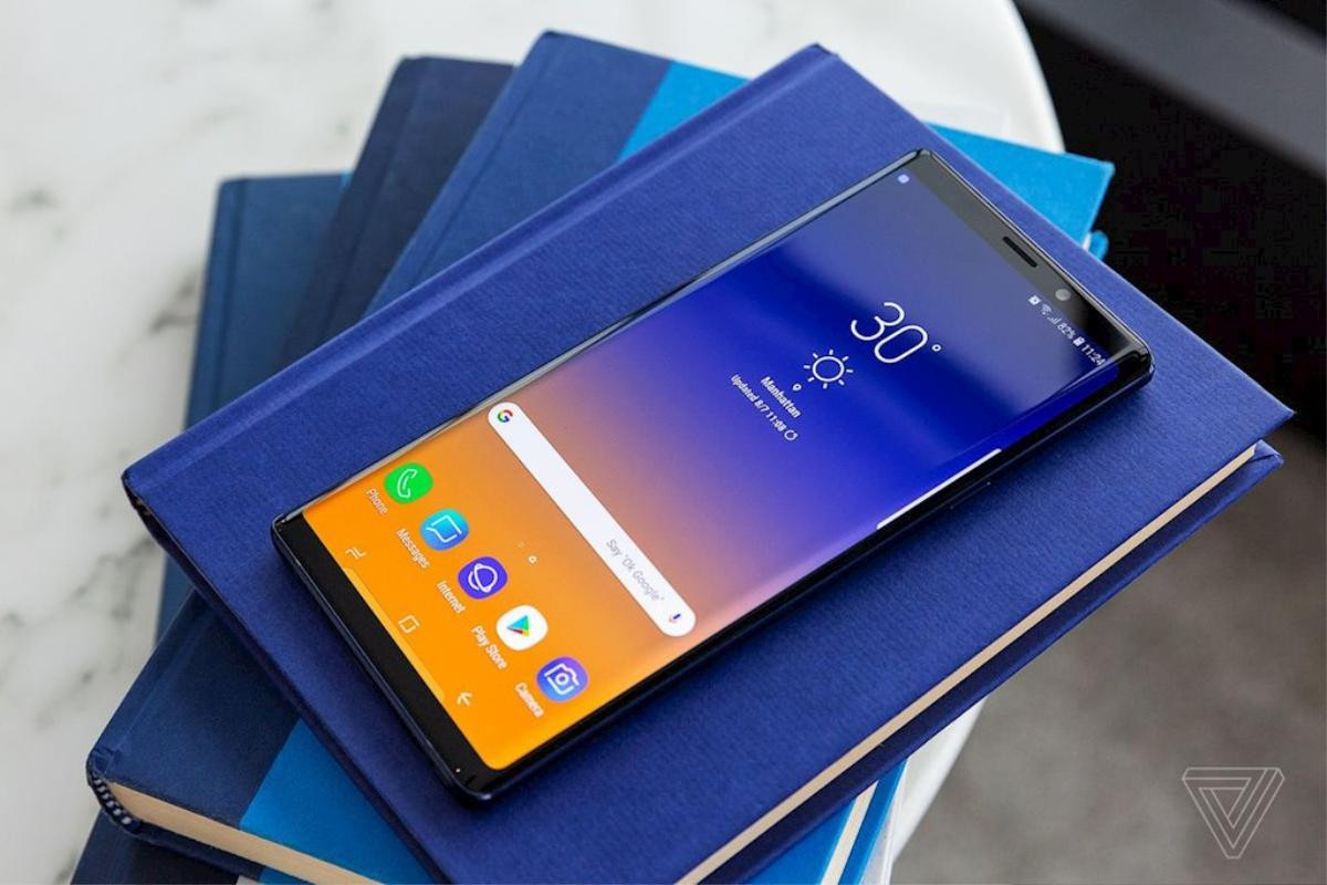 'So găng' Samsung Galaxy Note9 và iPhone Xs Max: Kẻ tám lạng, người nửa cân! Ảnh 2