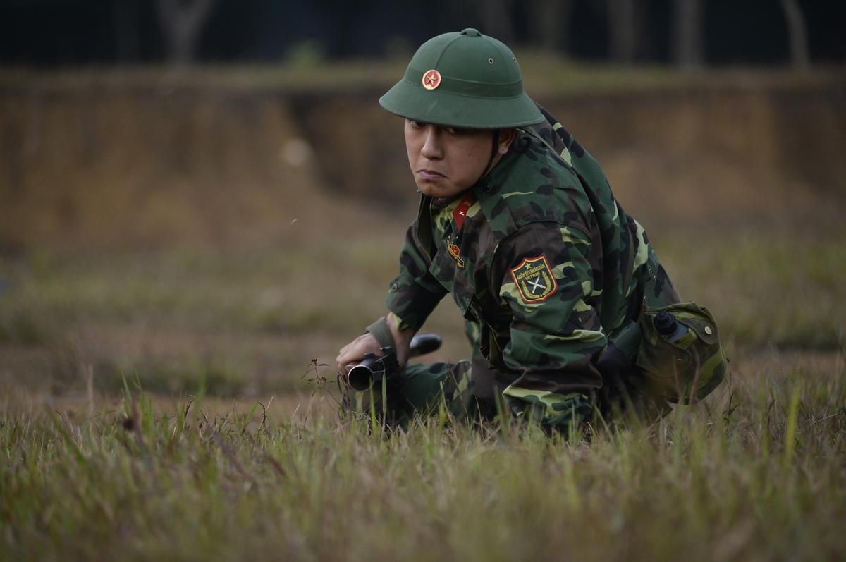 'Đóng quảng cáo' trong nhà tắm, Ưng Đại Vệ - Châu Khải Phong khiến đồng đội 'mỏi mòn' chờ cơm Ảnh 2