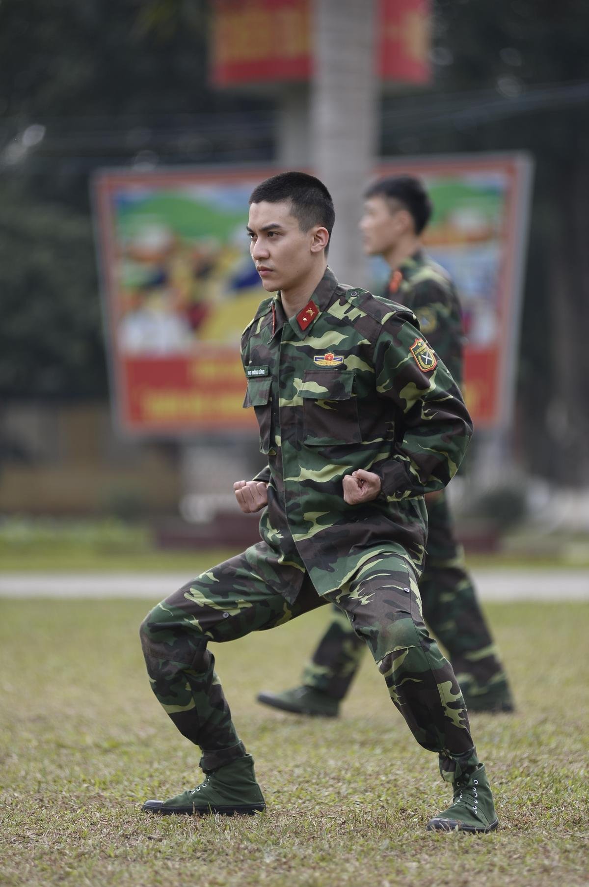 'Đóng quảng cáo' trong nhà tắm, Ưng Đại Vệ - Châu Khải Phong khiến đồng đội 'mỏi mòn' chờ cơm Ảnh 8