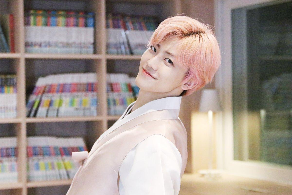 Jaemin (NCT DREAM) đột nhiên nổi rần rần khắp cộng đồng K-fan vì nhuộm tóc hồng Ảnh 11