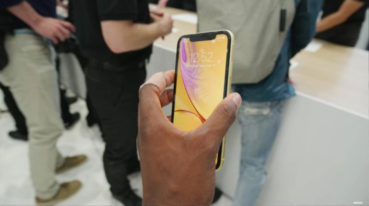 Ngắm trọn vẹn 6 màu máy tuyệt đẹp của iPhone Xr khiến bạn chẳng còn muốn mua iPhone Xs và Xs Max Ảnh 13