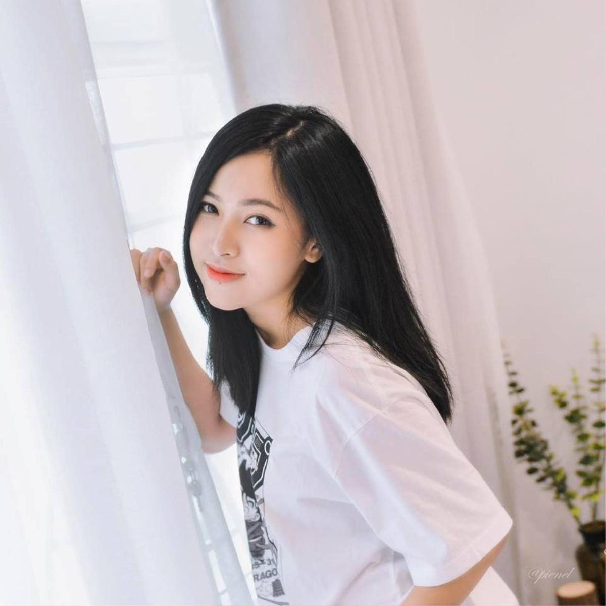 Xuất hiện thêm một 'hot girl ngủ gật' xinh đẹp tựa nữ thần khiến dân mạng 'rần rần truy link' Ảnh 9