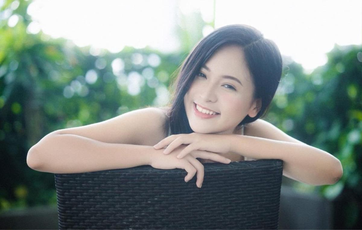 Xuất hiện thêm một 'hot girl ngủ gật' xinh đẹp tựa nữ thần khiến dân mạng 'rần rần truy link' Ảnh 6