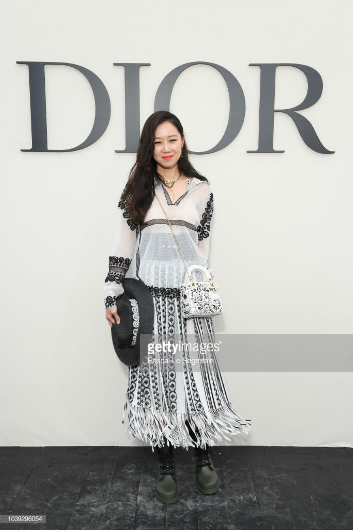 Paris Fashion Week 2018: 'Chị đại' Gong Hyo Jin, Angela Baby tỏa sáng cùng vợ 'tài tử' Ryan Reynolds Ảnh 11