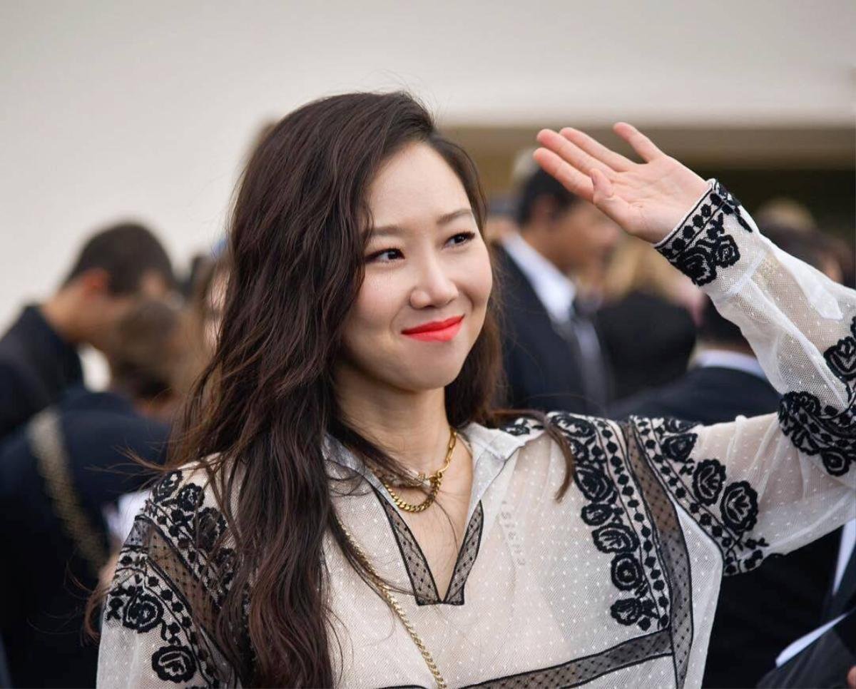 Paris Fashion Week 2018: 'Chị đại' Gong Hyo Jin, Angela Baby tỏa sáng cùng vợ 'tài tử' Ryan Reynolds Ảnh 10