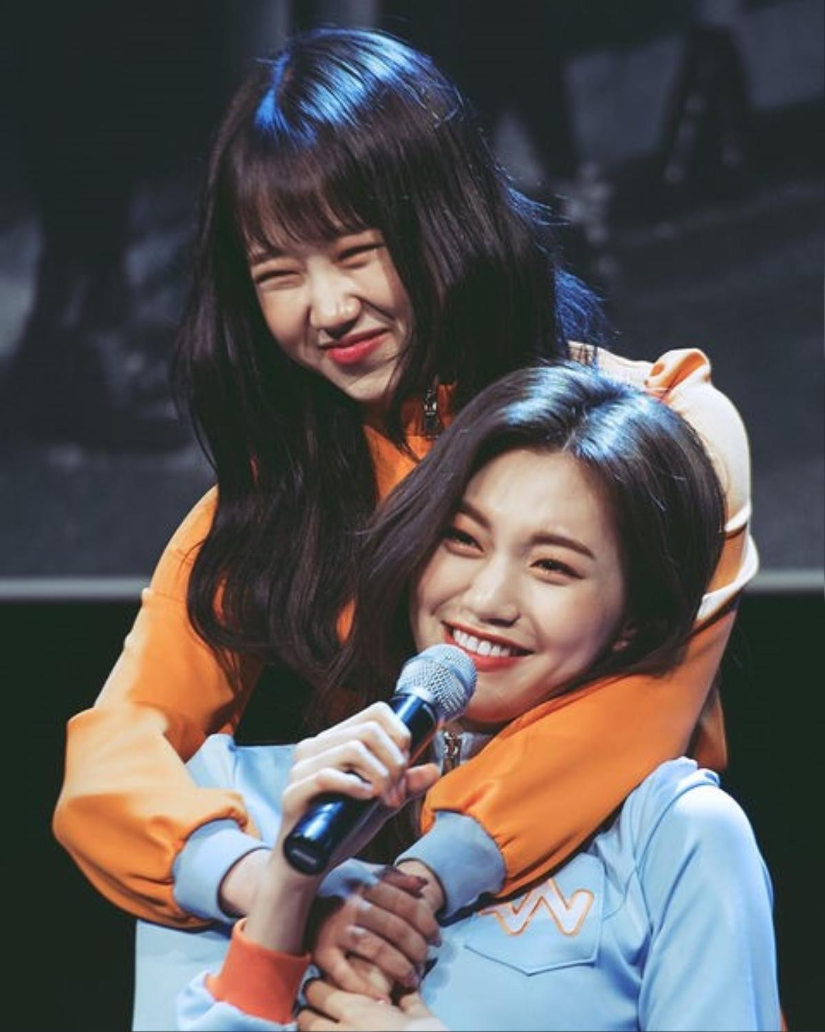 Yoojung - Doyeon, cặp đôi bách hợp dễ thương nhất Kpop Ảnh 2