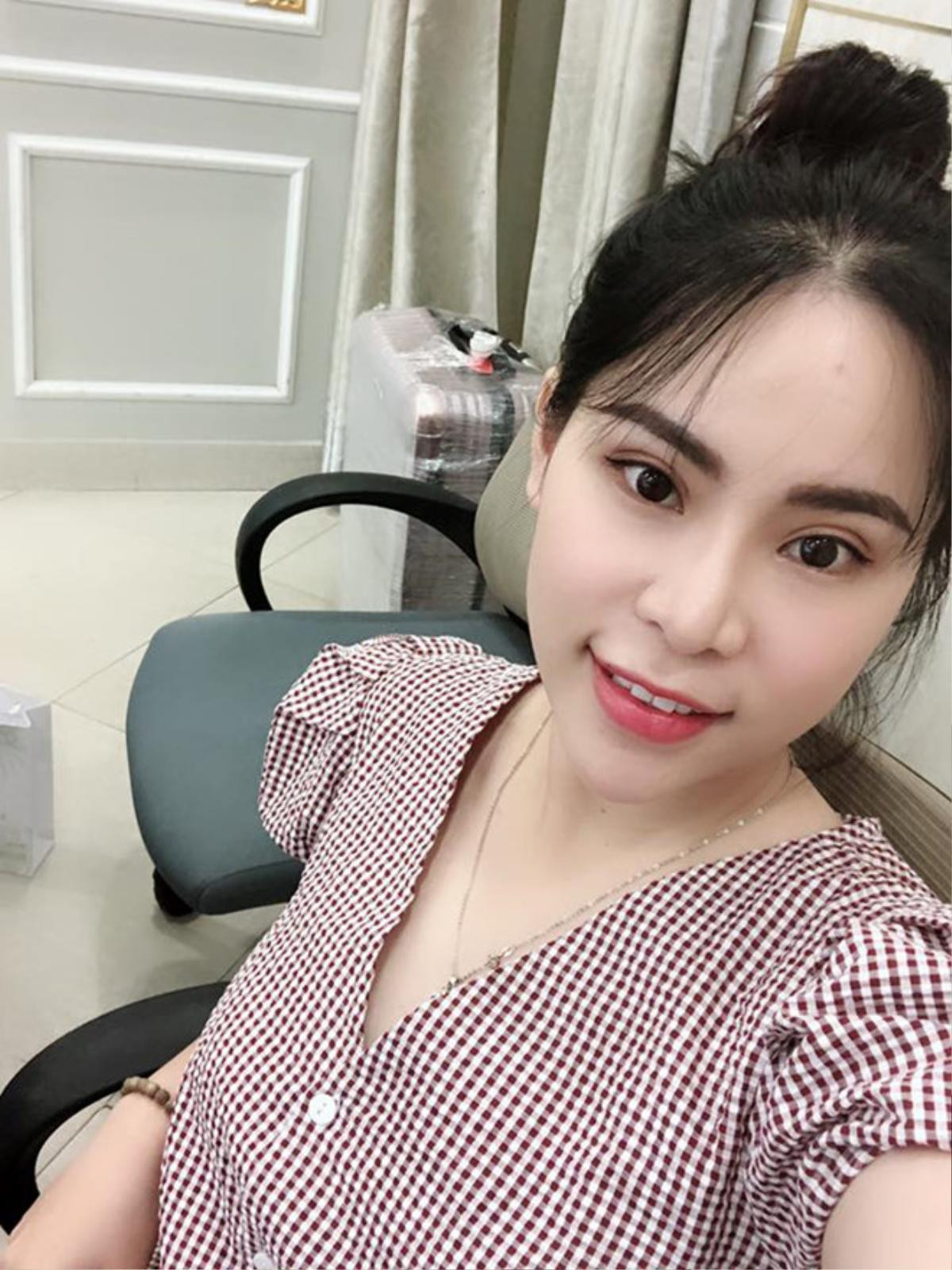 Bùi Tiến Dụng khoe ảnh nắm tay ‘tình bể bình’ năm với bạn gái kỷ niệm 1 năm yêu Ảnh 4