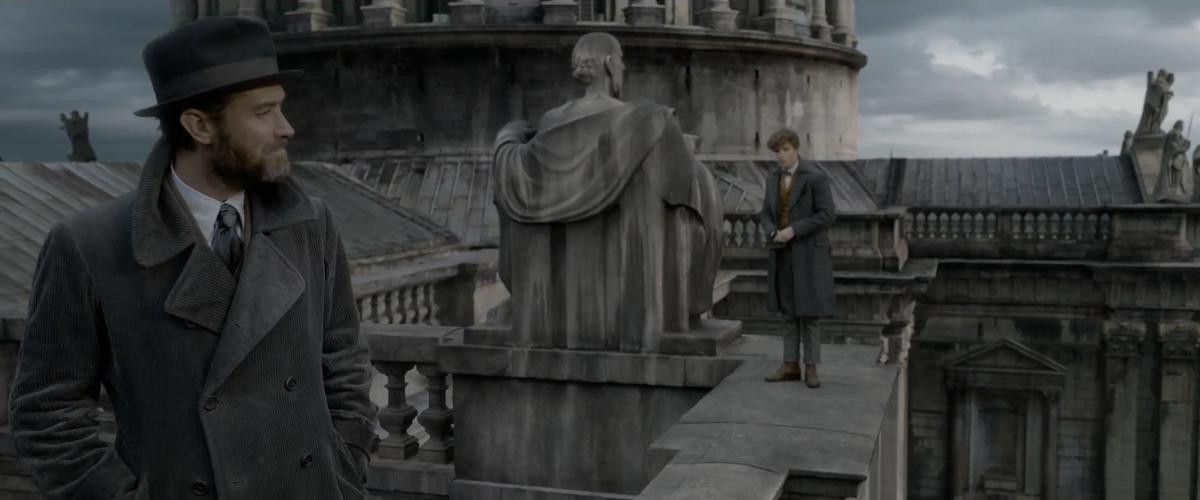 Chúa tể hắc ám Grindelwald phô diễn quyền năng trong trailer ‘Fantastic Beasts 2’ mới Ảnh 6