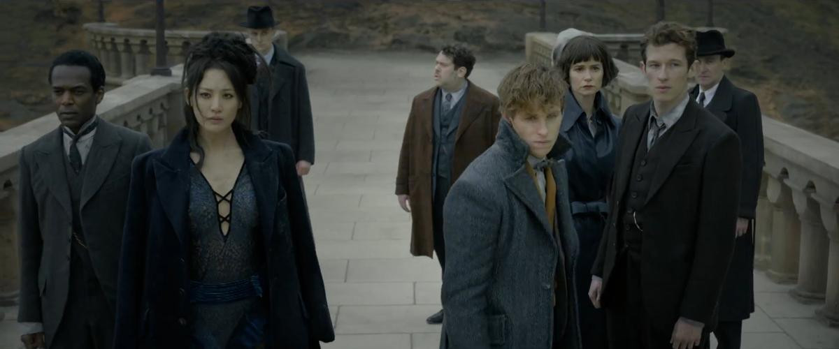 Chúa tể hắc ám Grindelwald phô diễn quyền năng trong trailer ‘Fantastic Beasts 2’ mới Ảnh 11