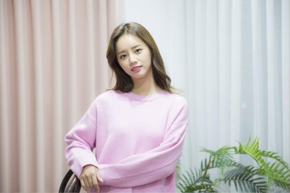 Tự nhận đau khổ vì diễn tệ, khán giả Hàn chỉ trích và khuyên Hyeri (Girl's Day) nghỉ đóng phim Ảnh 1