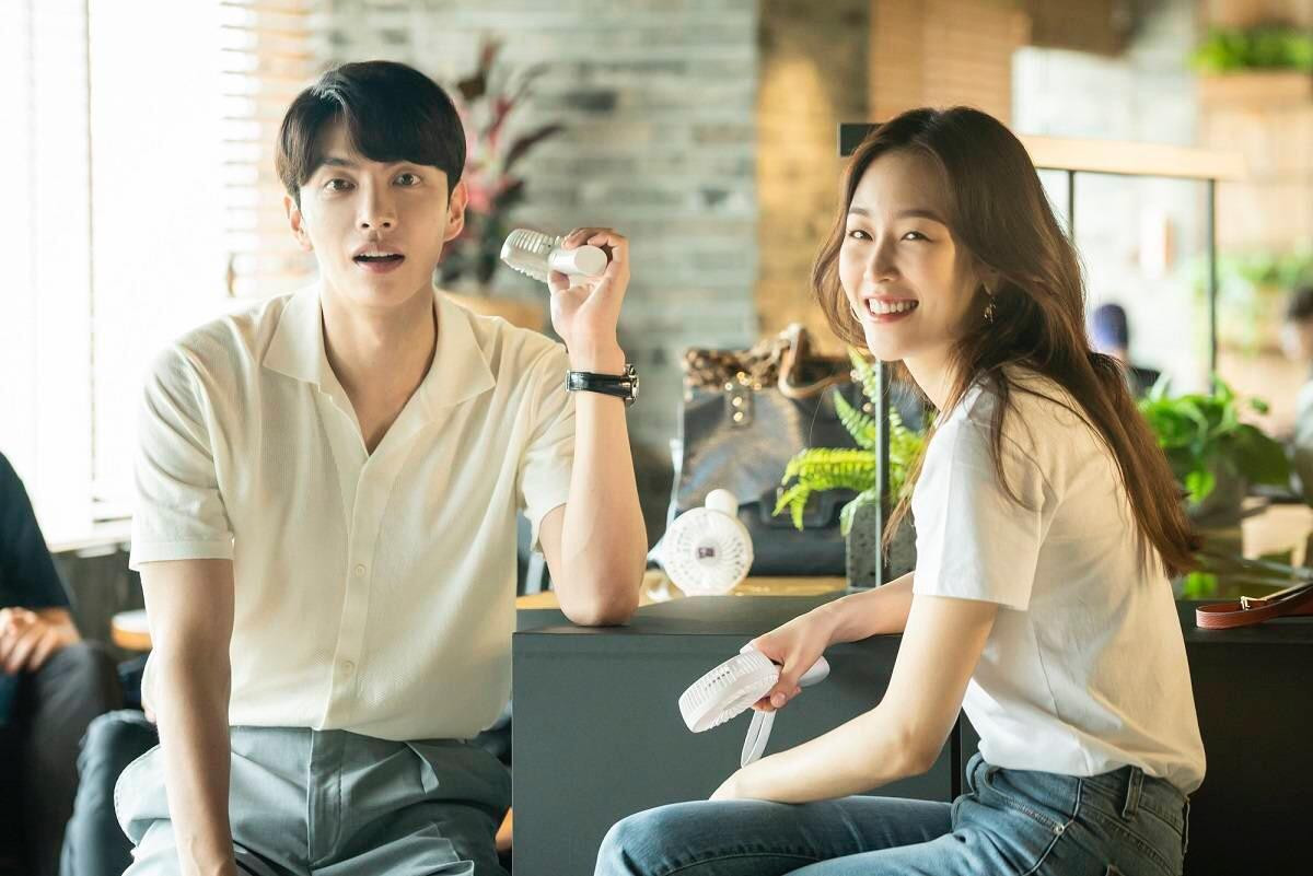 Ảnh hậu trường đáng yêu của Lee Min Ki, Seo Hyun Jin, Ahn Jae Hyun và Lee Da Hee trong 'The Beauty Inside' Ảnh 9