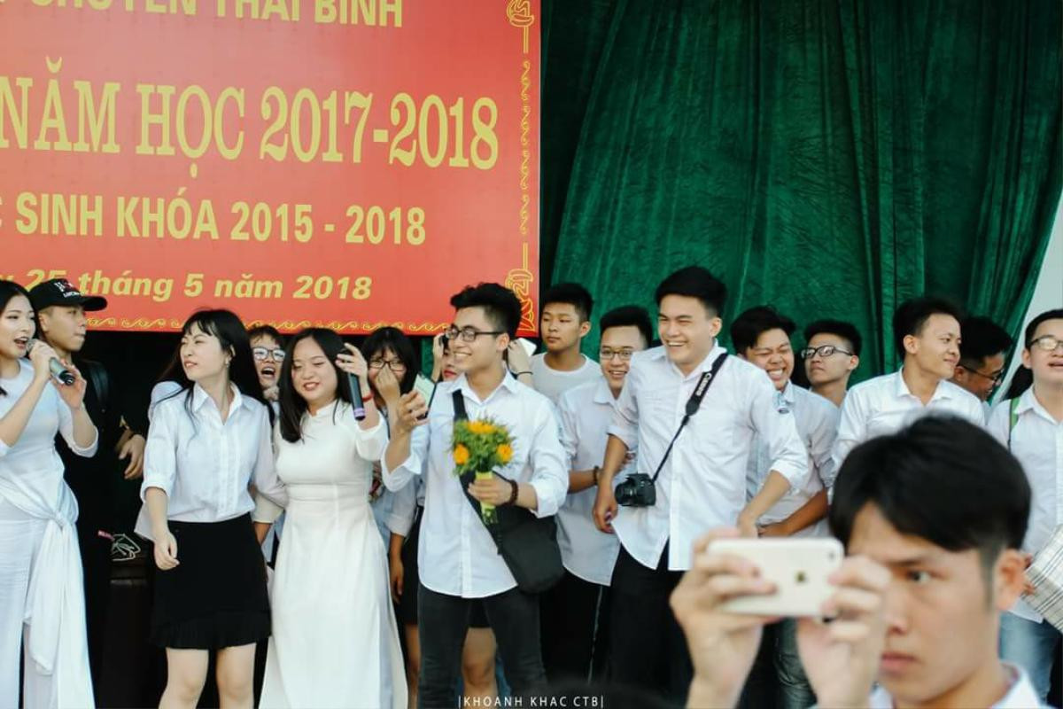 Cứ ngỡ là hot boy 'sang chảnh' nào ngờ em trai Sơn Tùng MT-P cũng có những khoảnh khắc cực bình dị ở KTX Ảnh 5