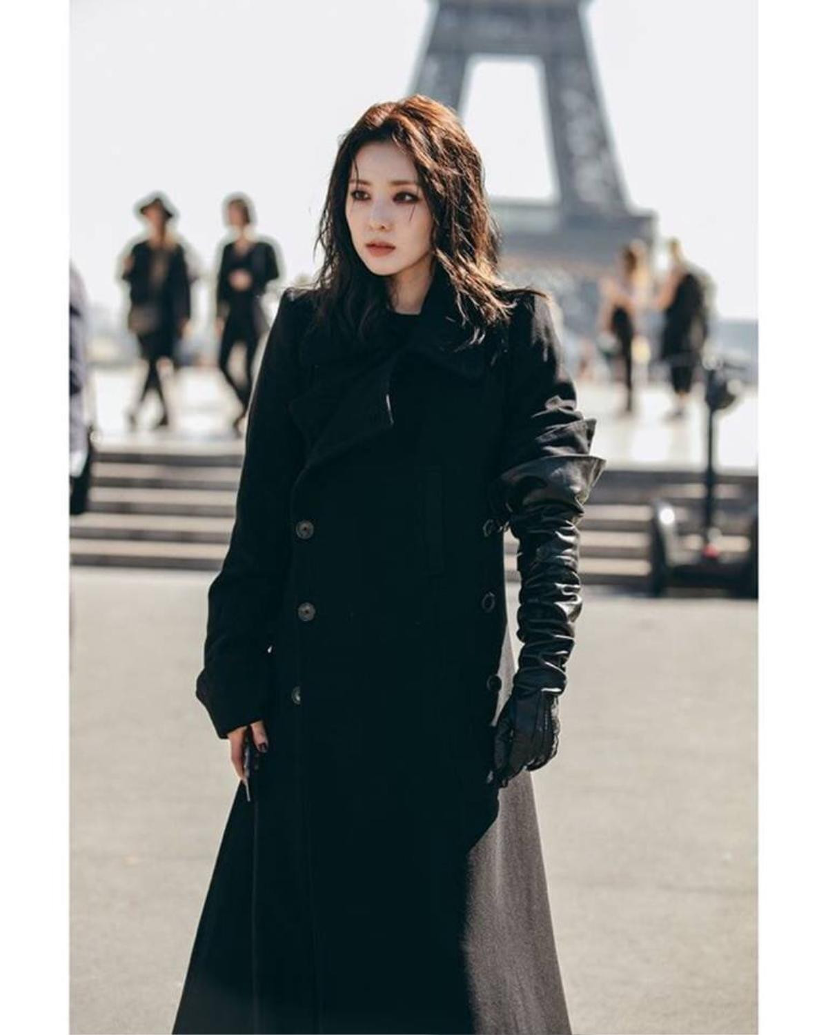 Rời 2NE1, Sandara xuất hiện tại Paris với vẻ sắc sảo 'mê hoặc' lòng người Ảnh 12