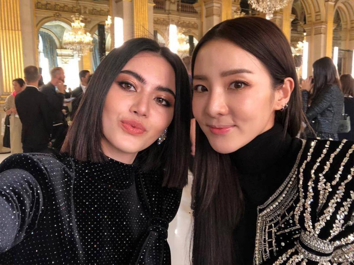 Hứa Ngụy Châu bảnh bao bên 'noona' Sandara Park, Xa Thi Mạn và Mai Davika ở 'Paris Fashion Week' ngày 4 Ảnh 22